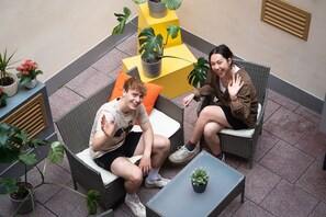 Bed in 6-Bed Mixed Dorm Ensuite | Terrace/patio - Safestay Prague Charles Bridge (Prague)
