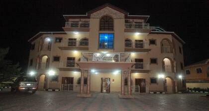 Carleton Hotel & Suites