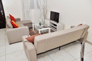 Senior Apartment, 2 Queen Beds | Living area