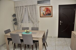 In-room dining - Les Résidences Mas (Abidjan)
