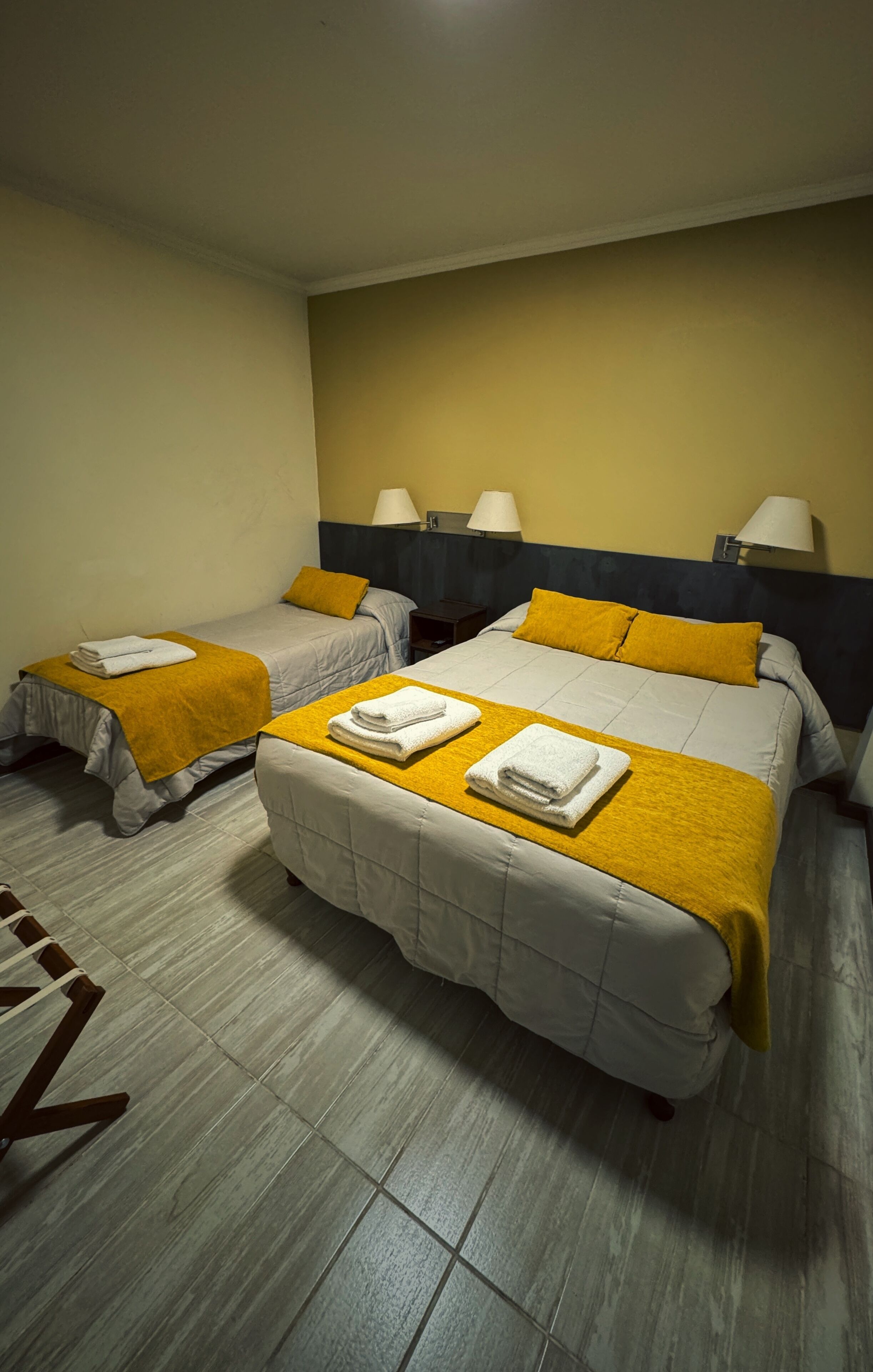 Hab. Triple Matrimonial (Mat+Individual) | Down comforters, blackout drapes, free WiFi, bed sheets