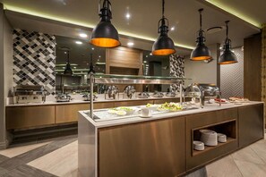 Breakfast buffet - Mayfair Hotel (King Sabata Dalindyebo)