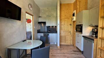 Kühlschrank, Mikrowelle, Geschirrspüler