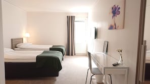 Bügeleisen/Bügelbrett, Zustellbetten, kostenloses WLAN, Bettwäsche