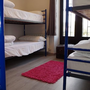 Dormitorio compartido, no fumadores (Bunk bed in share bedroom) | 2 dormitorios, wifi gratis, ropa de cama