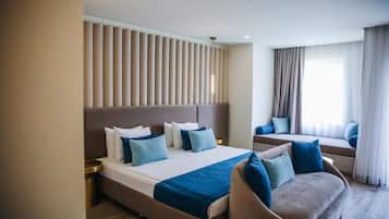 Minibar, in-room safe, desk, free WiFi