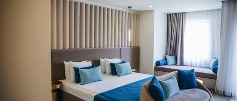 Minibar, una cassaforte in camera, una scrivania, Wi-Fi gratuito