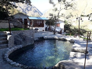 2 outdoor pools