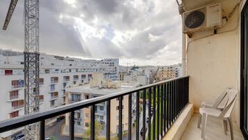 Huoneisto, 2 makuuhuonetta, parveke | Terassi/patio