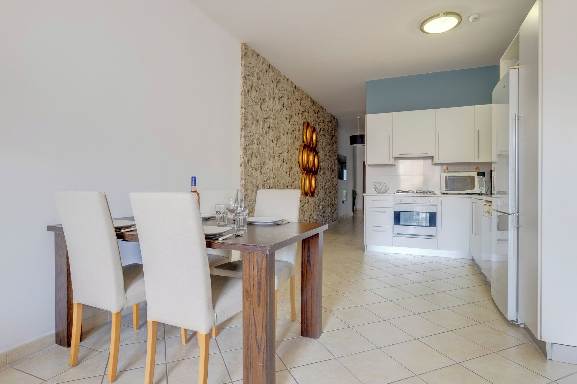 Appartamento, 2 camere da letto, balcone | Area soggiorno | TV a schermo piatto