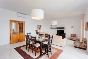 公寓, 海景 (3 Bedrooms) | 客房内用餐