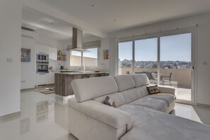 Apartment, 2 Schlafzimmer | Eigene Küche | Großer Kühlschrank, Mikrowelle, Ofen, Geschirrspüler