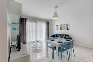 Apartment, 2 Schlafzimmer | Wohnbereich