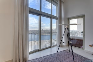 Apartment (2 Bedrooms) | 2 bedrooms, desk, laptop workspace, iron/ironing board