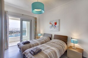 公寓, 3 間臥室 | 3 間臥室、筆電工作空間、床單