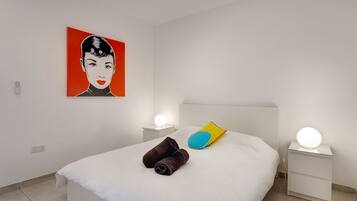 Apartment, 1 Bedroom | 1 bedroom, bed sheets