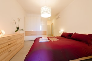 3 bedrooms, iron/ironing board, bed sheets - Seaview Apart IN Fort Cambridge With Pool (Sliema)