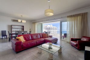 TV - Seafront Lux Fort Cambridge wt Pool (Sliema)