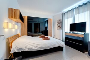 Apartment, 2 Bedrooms | 2 bedrooms, WiFi, bed sheets