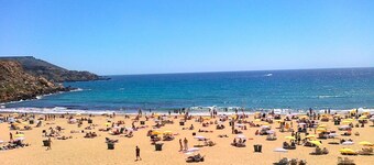 Luxury Apartment With Pool