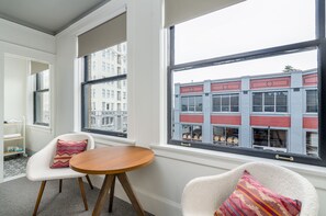 Suite superior, 1 cama de matrimonio grande, baño privado | Vistas desde la habitación