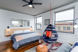 Luxury Suite, Private Bathroom, Corner | Individually decorated, individually furnished, blackout drapes - Norblad Hotel (Astoria)