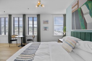 Studio City - 1 queensize-säng - utsikt mot staden - annex | Individuell inredning, unika möbler och mörkläggningsgardiner