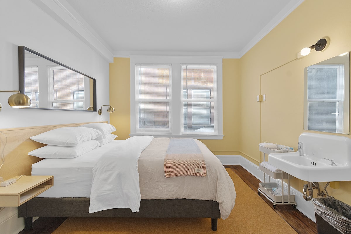 1 bedroom, blackout curtains, free wifi, bed sheets