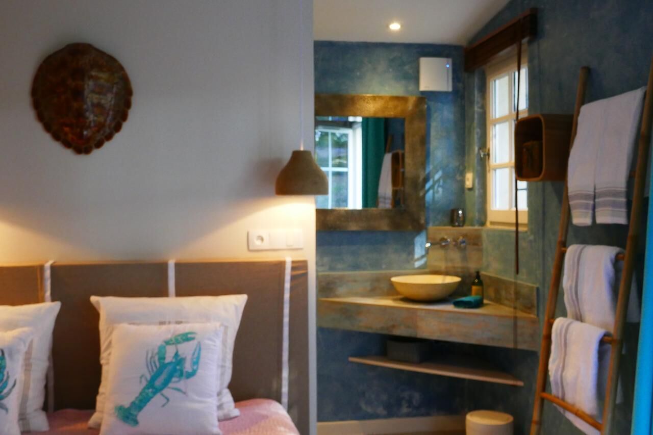 Individuelt dekorert, individuelt innredet og strykejern/-brett