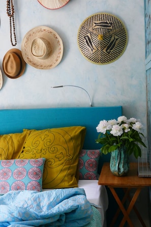 Individually decorated, individually furnished, iron/ironing board - La Vagabonde (Saint-Tropez)