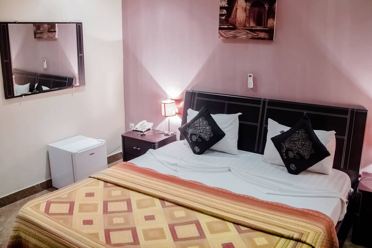 Dobbeltrom – club | Minibar, strykejern/-brett og barnesenger (inkludert)