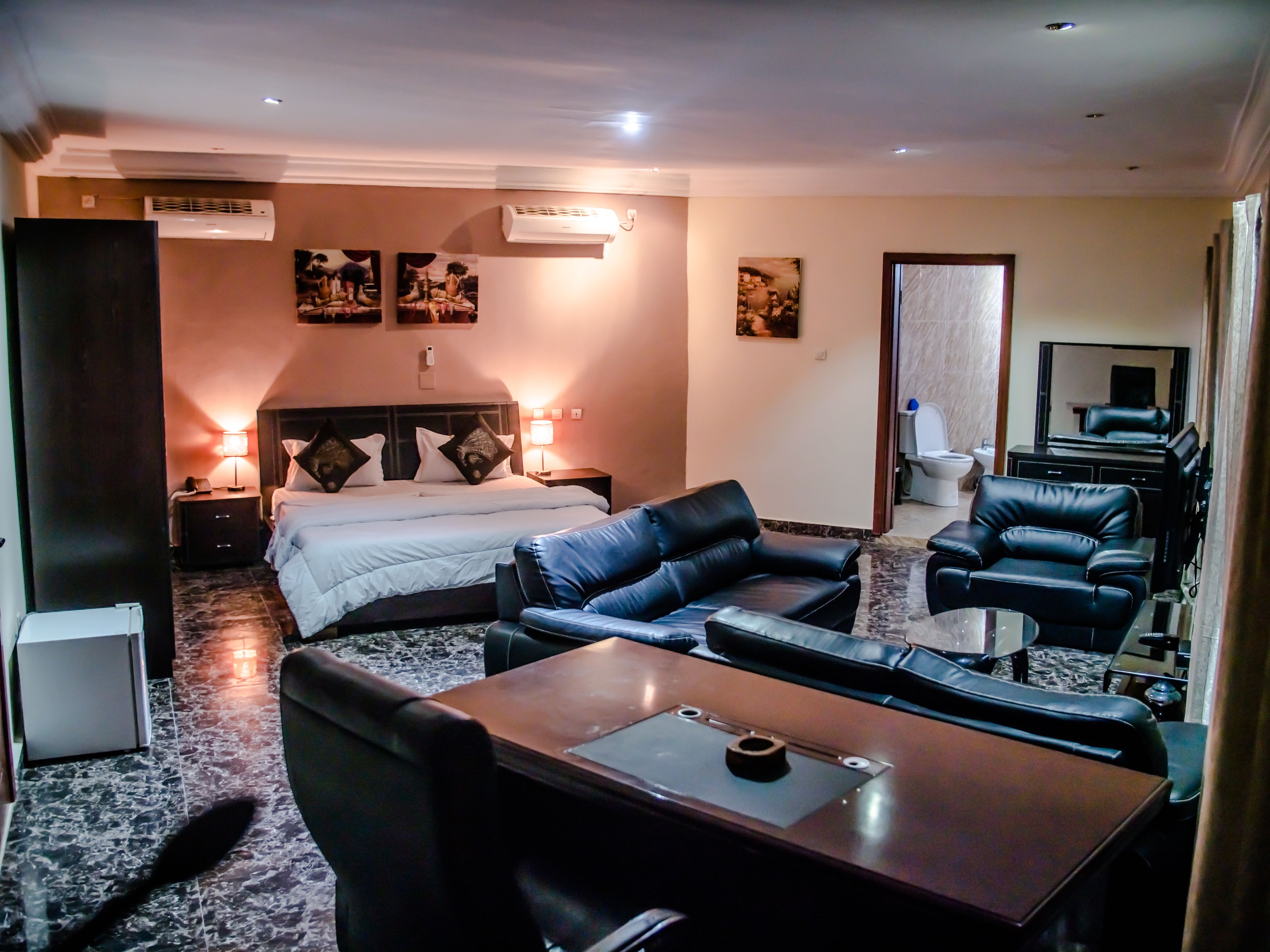 Suite – executive | Oppholdsområde | Flatskjerm-TV