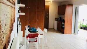 Apartment | In-room dining - Top For Sightseeing 4th Floor Studio (Athens)