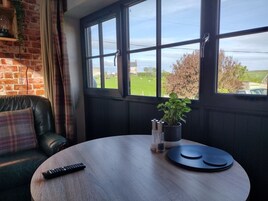 Double Room (Dun-Wandering ) | In-room dining