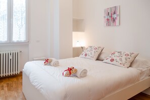 Apartment, 1 Bedroom | 1 bedroom, desk, free WiFi, bed sheets