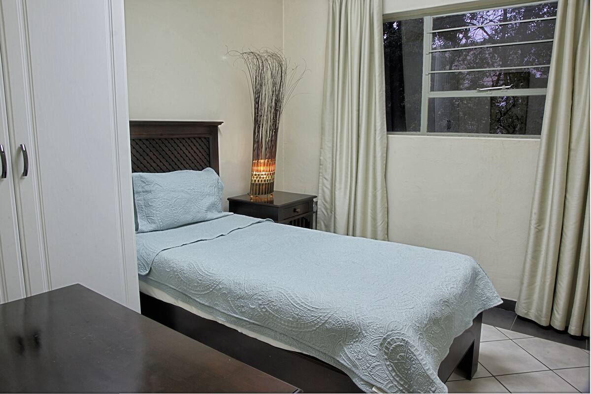 Basic Single Room, 1 Twin Bed, Non Smoking, Terrace | Egyptian cotton sheets, premium bedding, pillowtop beds, desk