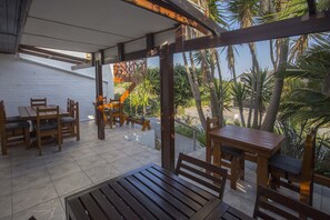 Terrace/patio - Inn2Wilderness Guesthouse (Wilderness)