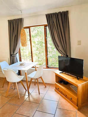 1 bedroom, in-room safe, individually decorated, individually furnished