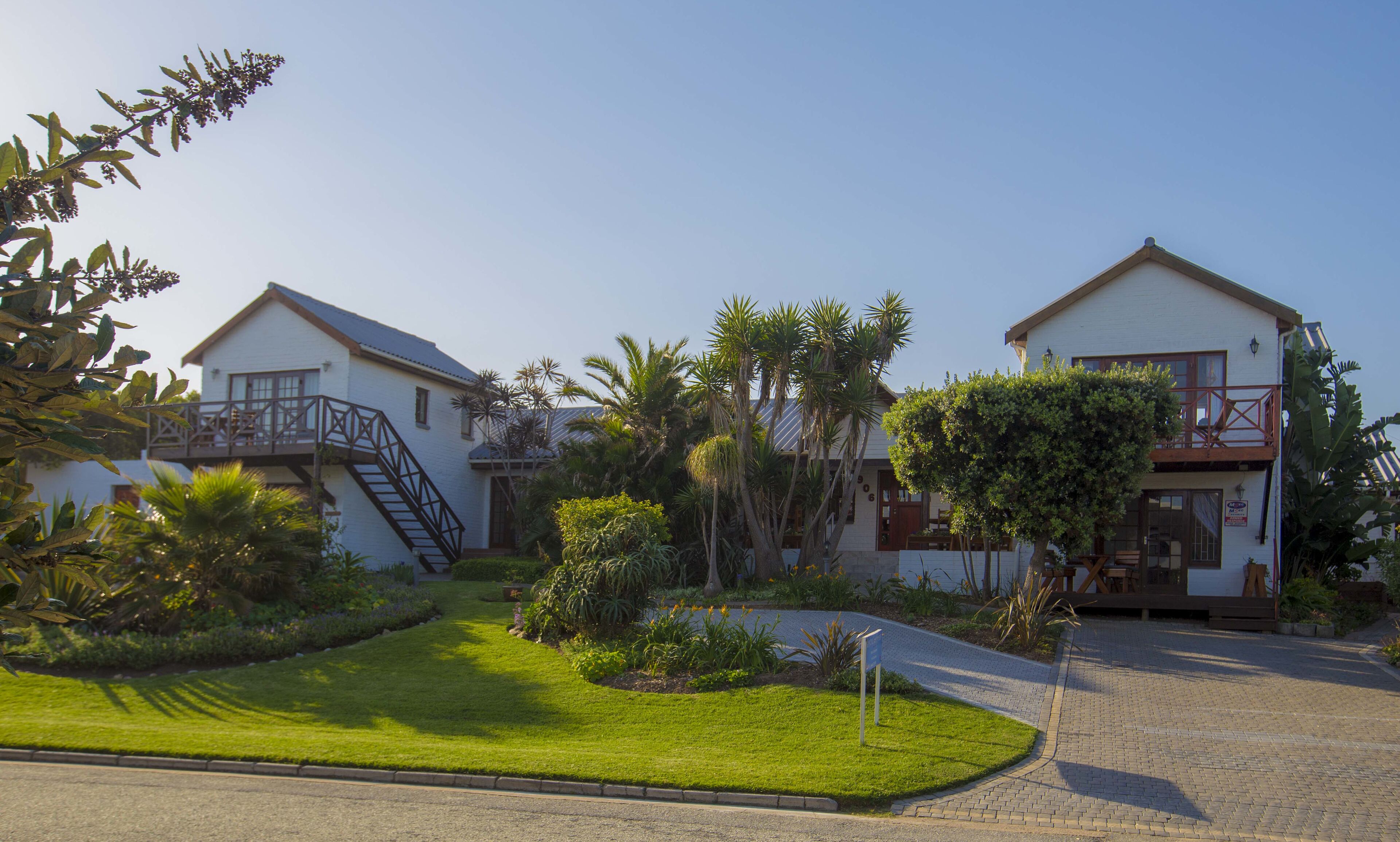 Vista frontal de la propiedad