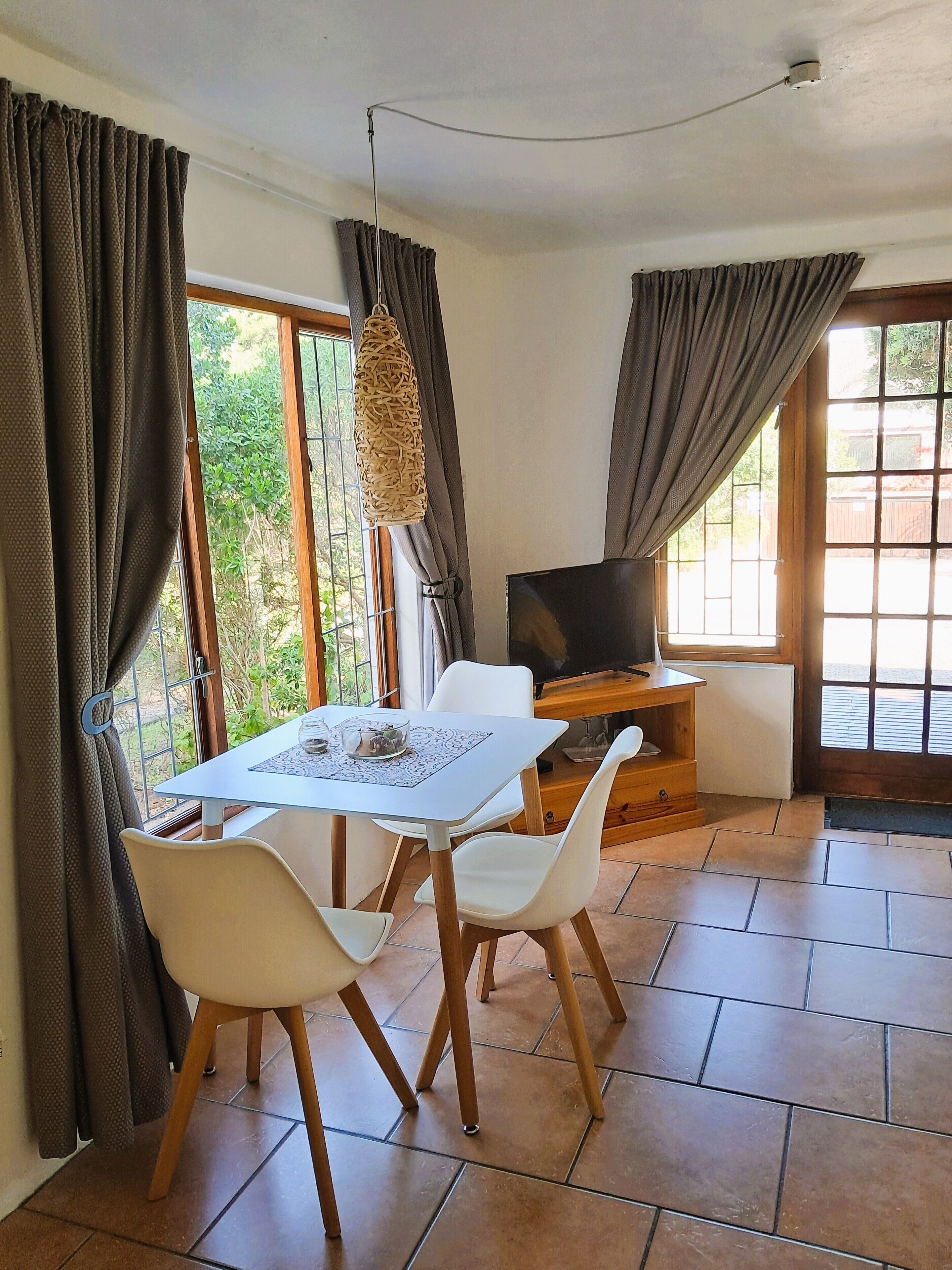 Standard-Doppelzimmer, Terrasse | 1 Schlafzimmer, Zimmersafe, individuell dekoriert