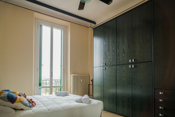 Apartment, 1 Bedroom | 1 bedroom, bed sheets