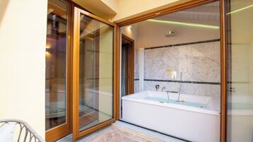 Luxury Apartment, 1 Bedroom, Terrace | Private spa tub