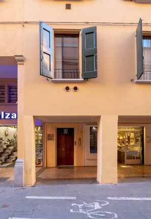 Front of property - Bolognaroomscom - Falegnami Boutique (Bologna)