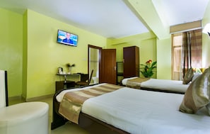 Standard Twin Room, Multiple Beds | Desk, blackout curtains, free WiFi, bed sheets