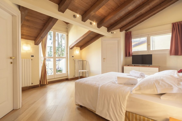 Luksus-lejlighed - balkon - byudsigt (Attic) | Premium-sengetøj, individuelt design, individuel indretning