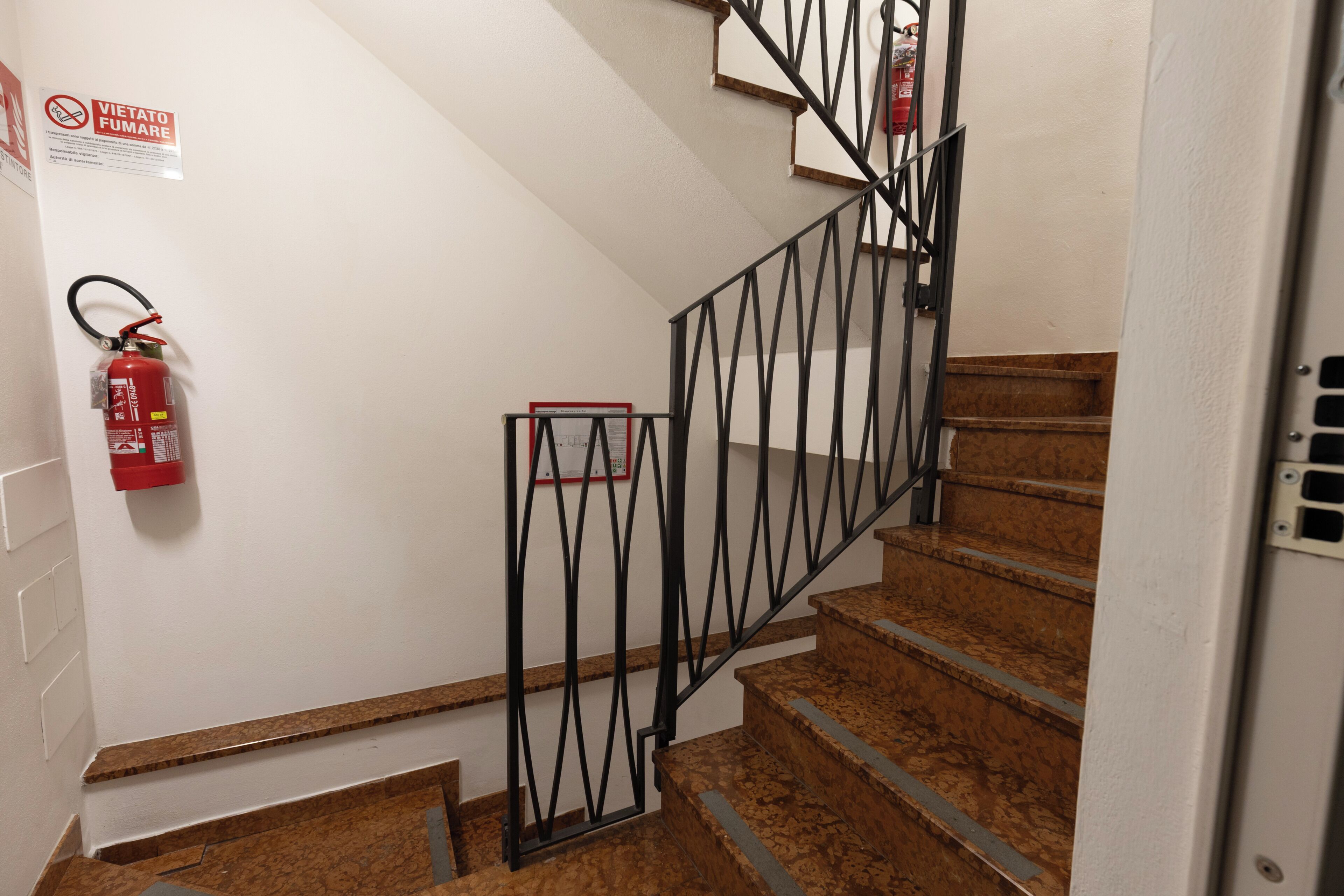 Corrimani lungo le scale