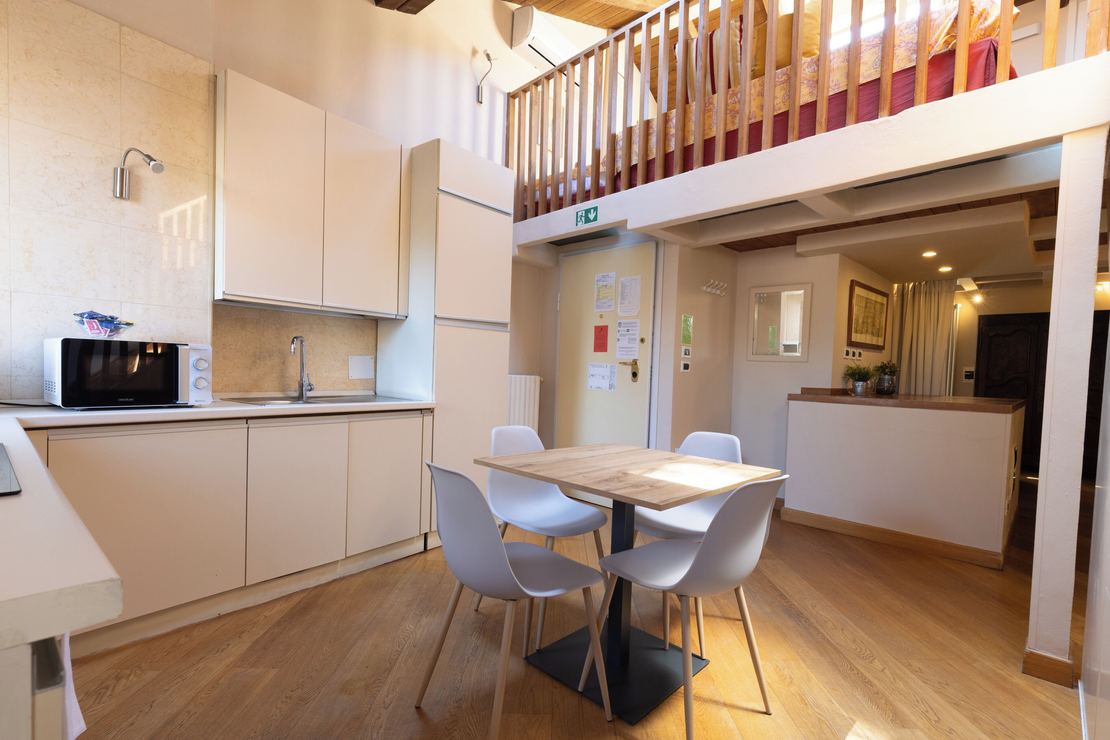 Luxury-Maisonette, Terrasse | Eigene Küche | Wasserkocher mit Kaffee-/Teezubehör, Ofen, Herdplatte, Geschirrspüler