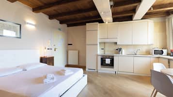 Panoramic Apartment, Terrace, City View | Private kitchen