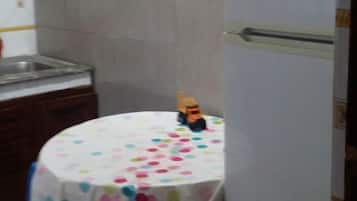 Standard Apartment, 1 Bedroom | Dapur peribadi | Peti sejuk/penyejuk beku saiz penuh, dapur