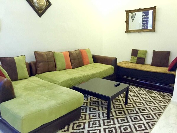 Standard Apartment, 1 Bedroom | Living room | 32-inch flat-screen TV with satellite channels, TV - Imarati Appart 1 (Tangier)